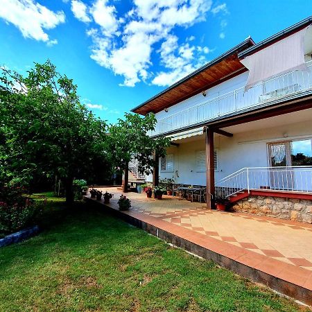 Apartmán Apartamani Katarina Vl.Ilija Jusup Starigrad Paklenica Exteriér fotografie