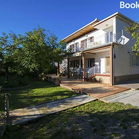 Apartmán Apartamani Katarina Vl.Ilija Jusup Starigrad Paklenica Exteriér fotografie