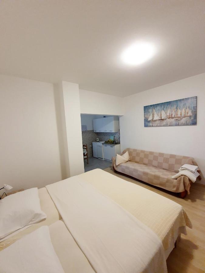 Apartmán Apartamani Katarina Vl.Ilija Jusup Starigrad Paklenica Exteriér fotografie