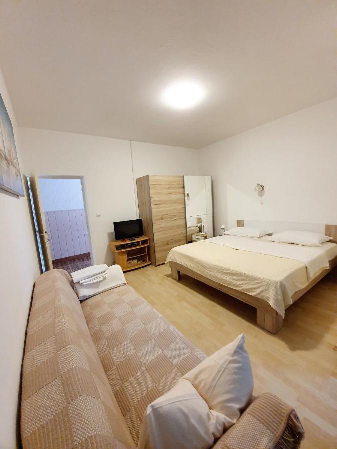 Apartmán Apartamani Katarina Vl.Ilija Jusup Starigrad Paklenica Exteriér fotografie