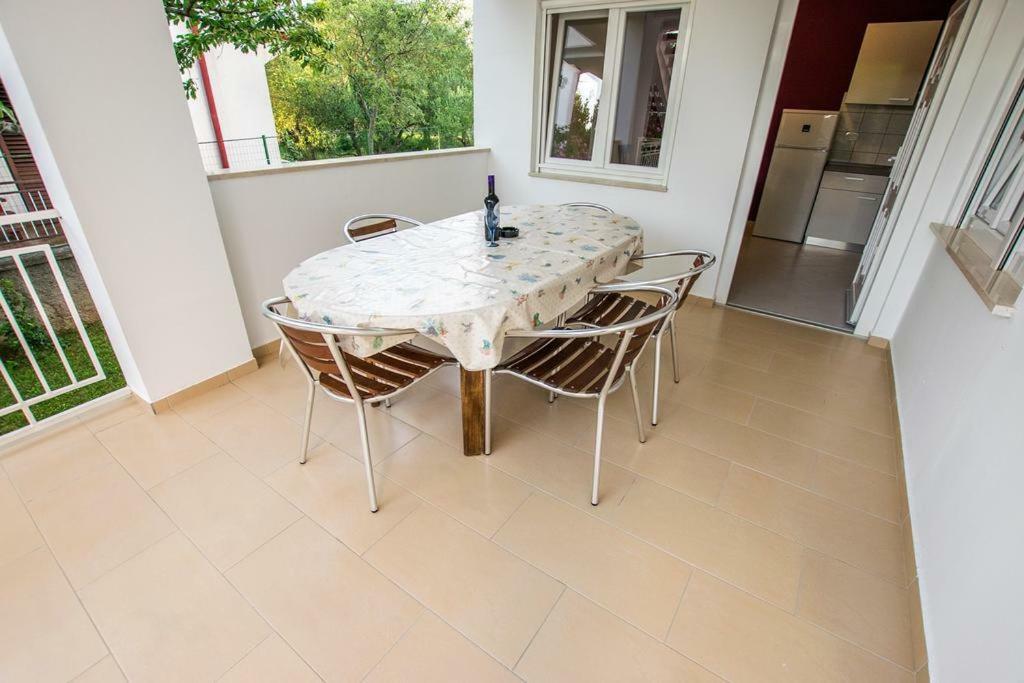 Apartmán Apartamani Katarina Vl.Ilija Jusup Starigrad Paklenica Exteriér fotografie