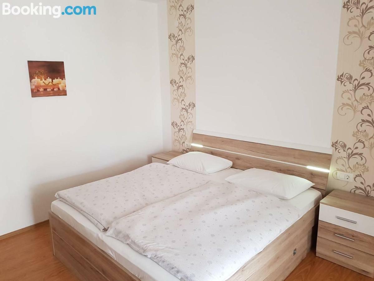 Apartmán Apartamani Katarina Vl.Ilija Jusup Starigrad Paklenica Exteriér fotografie