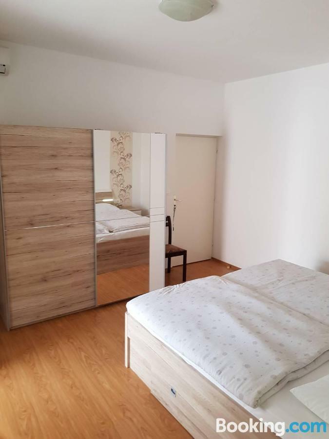 Apartmán Apartamani Katarina Vl.Ilija Jusup Starigrad Paklenica Exteriér fotografie