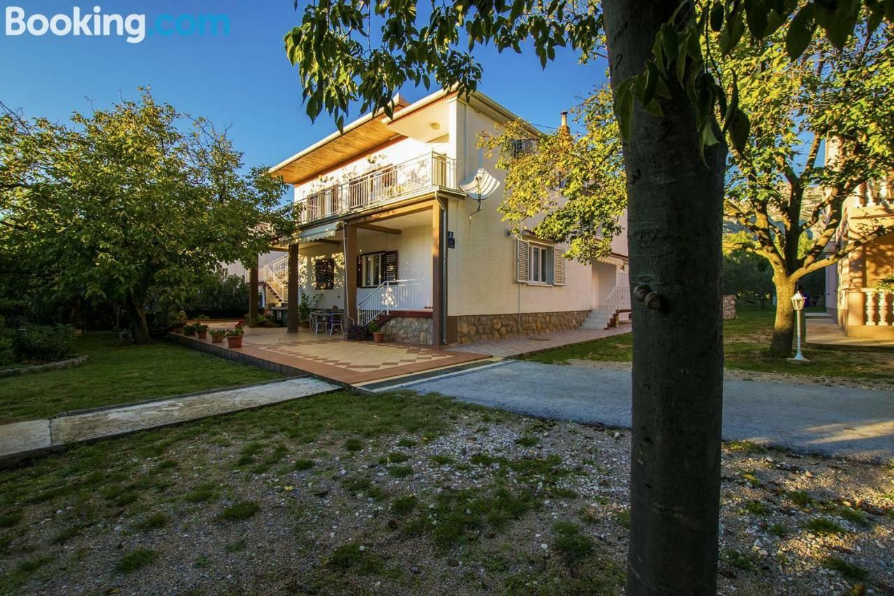Apartmán Apartamani Katarina Vl.Ilija Jusup Starigrad Paklenica Exteriér fotografie