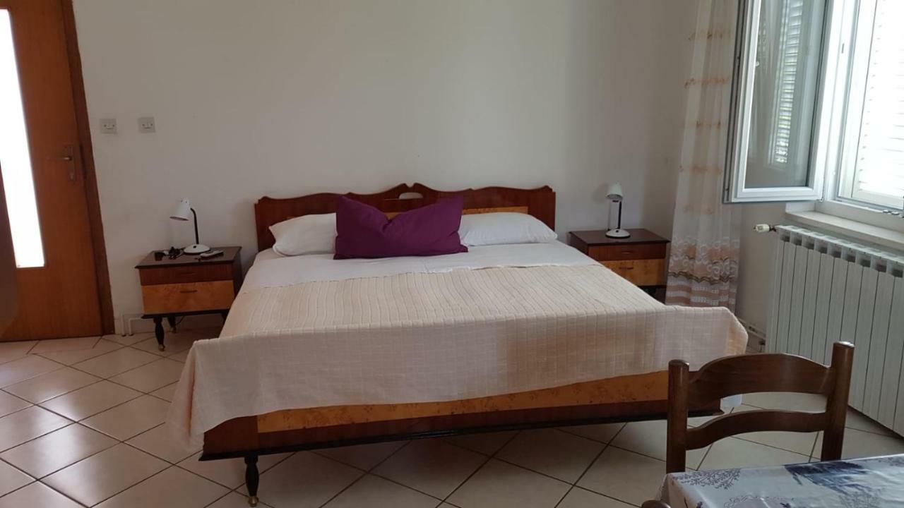 Apartmán Apartamani Katarina Vl.Ilija Jusup Starigrad Paklenica Exteriér fotografie
